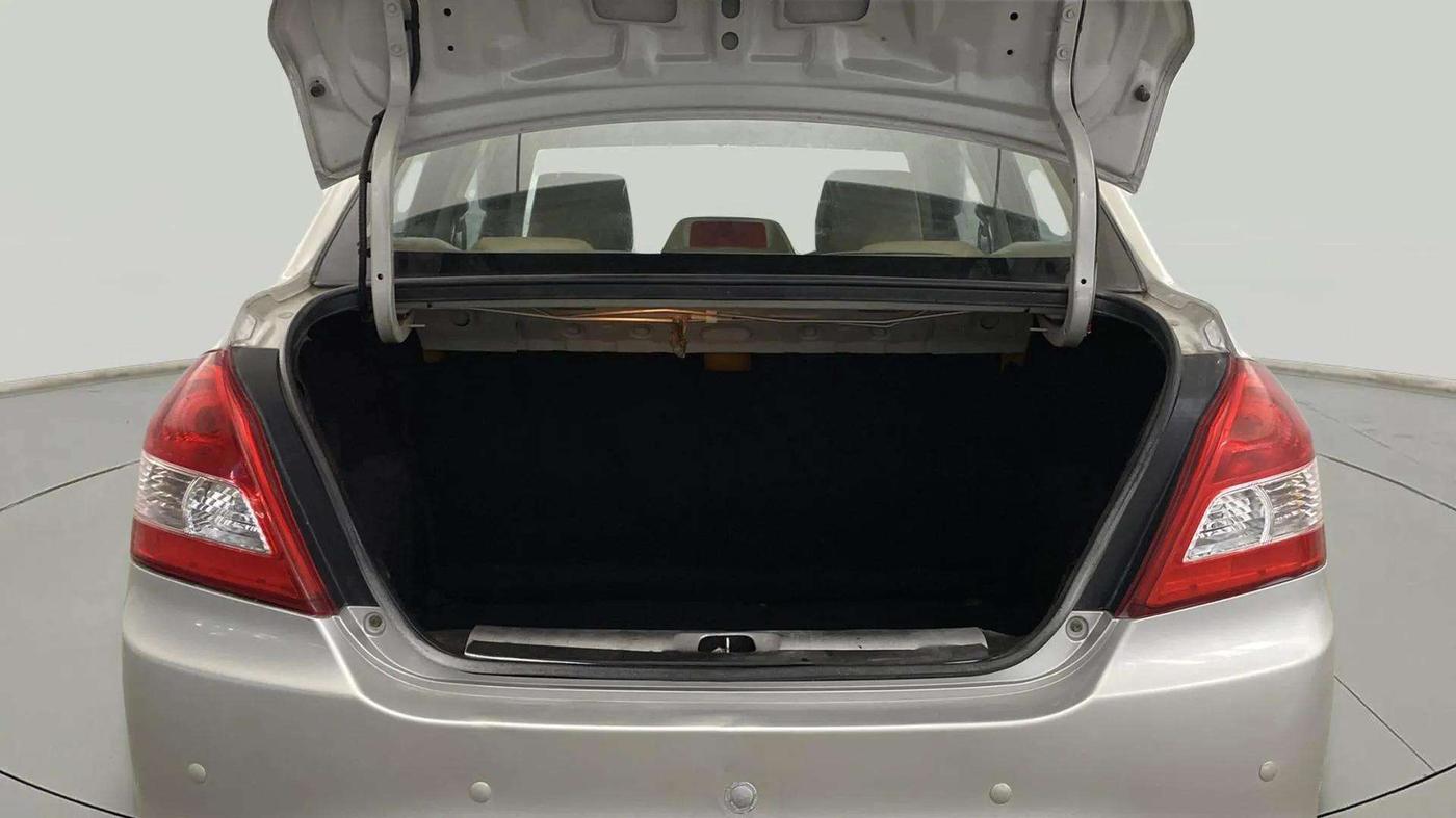 2015 Maruti Swift Dzire LXI (O), Petrol, Manual, 98,939 km, Boot Inside