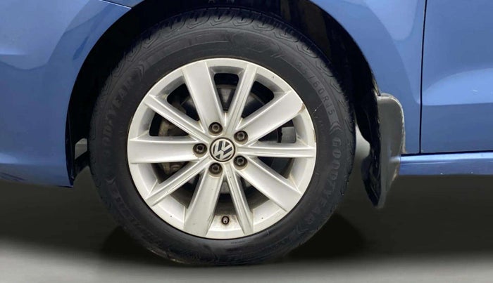 2017 Volkswagen Vento HIGHLINE PETROL AT, Petrol, Automatic, 51,353 km, Left Front Wheel