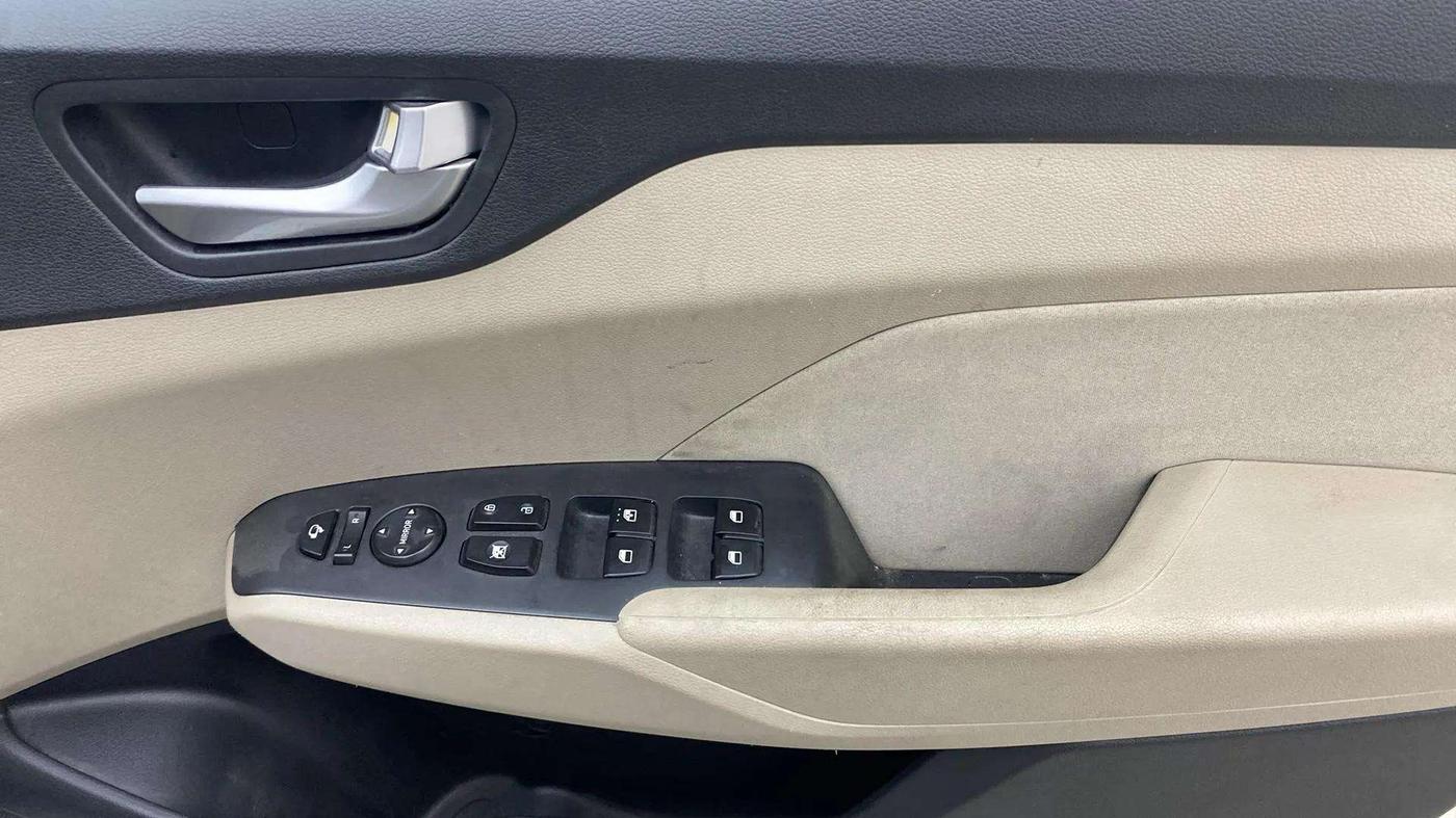 2021 Hyundai Verna SX 1.5 VTVT, Petrol, Manual, 36,420 km, Driver Side Door Panels Control