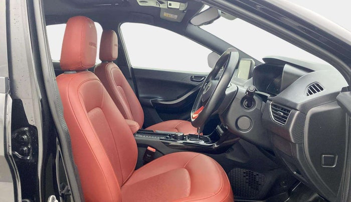 2023 Tata NEXON XZA PLUS LUX SUNROOF DARK DIESEL, Diesel, Automatic, 31,597 km, Right Side Front Door Cabin