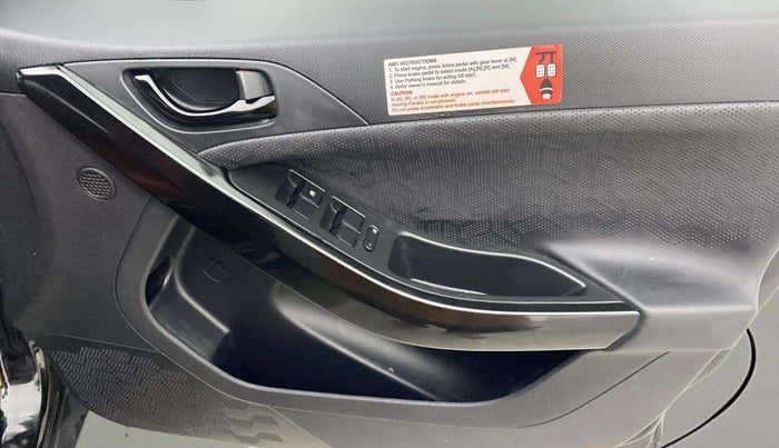 2023 Tata NEXON XZA PLUS LUX SUNROOF DARK DIESEL, Diesel, Automatic, 31,597 km, Driver Side Door Panels Control