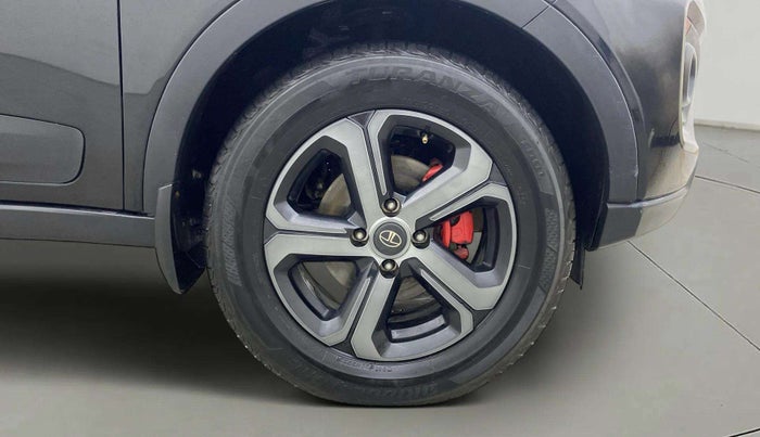 2023 Tata NEXON XZA PLUS LUX SUNROOF DARK DIESEL, Diesel, Automatic, 31,597 km, Right Front Wheel