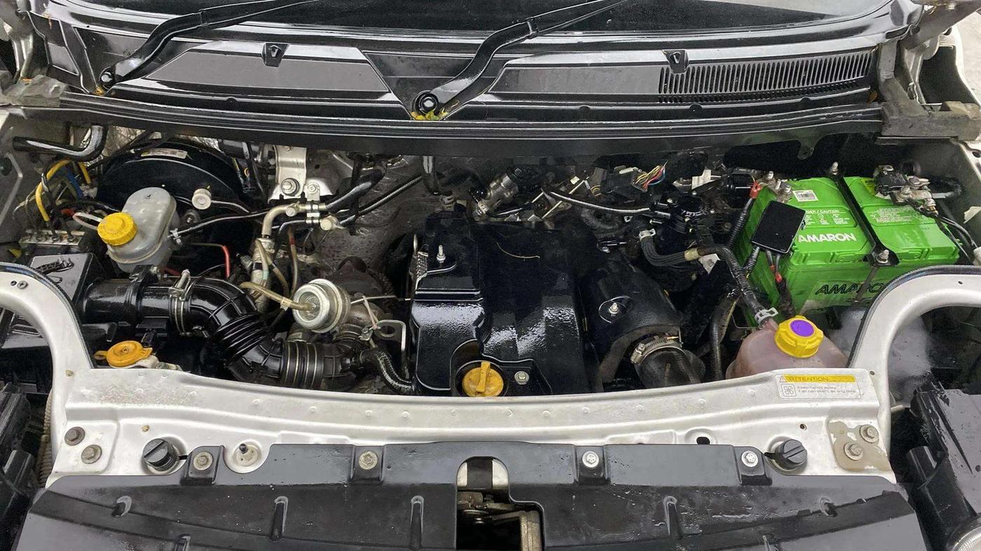 2016 Mahindra TUV300 T8, Diesel, Manual, 78,458 km, Engine View