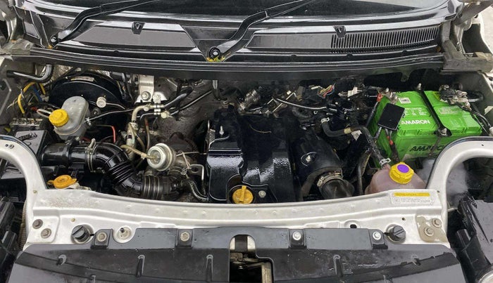2016 Mahindra TUV300 T8, Diesel, Manual, 78,458 km, Engine View