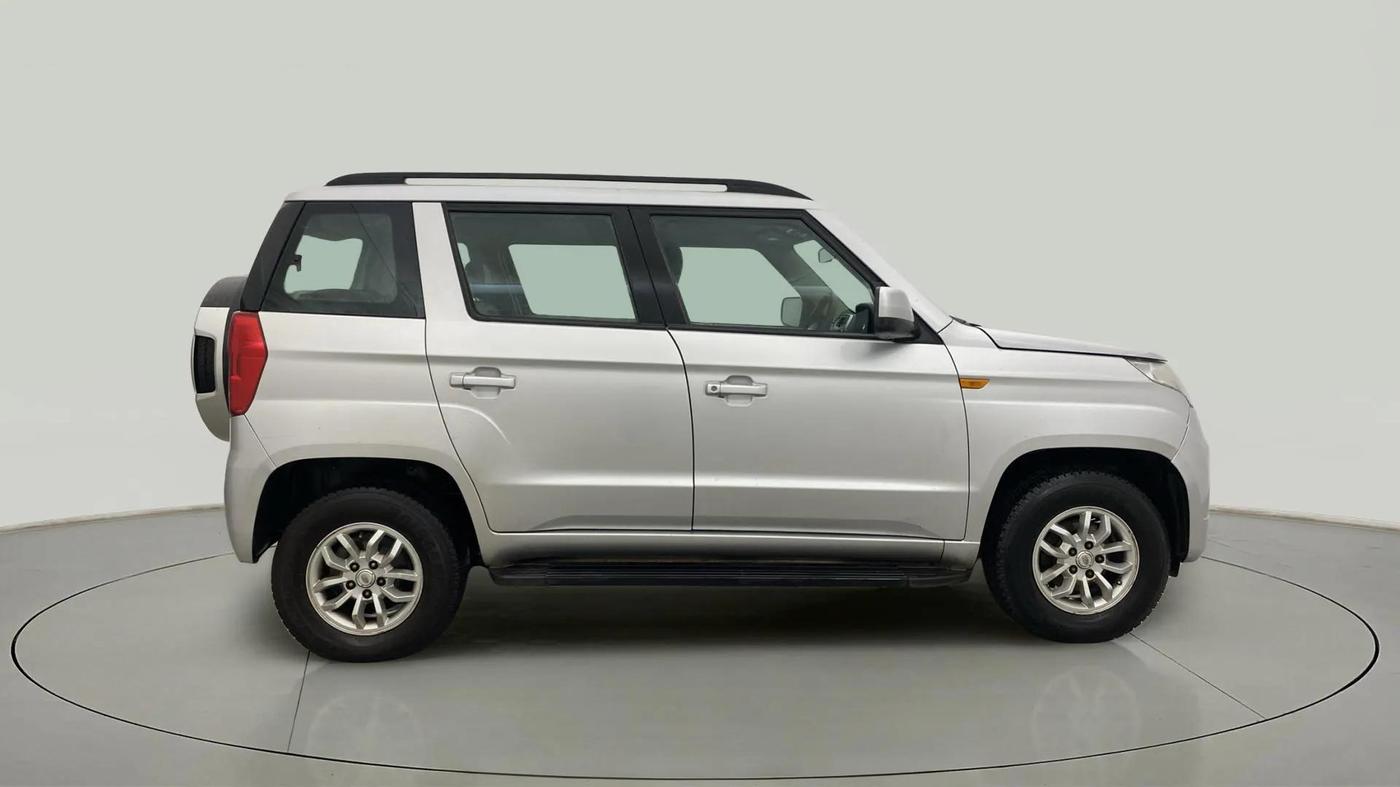 2016 Mahindra TUV300 T8, Diesel, Manual, 78,458 km, Right Side View
