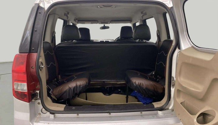 2016 Mahindra TUV300 T8, Diesel, Manual, 78,458 km, Boot Inside