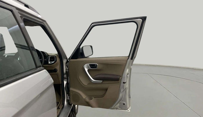 2016 Mahindra TUV300 T8, Diesel, Manual, 78,458 km, RHS Front Door
