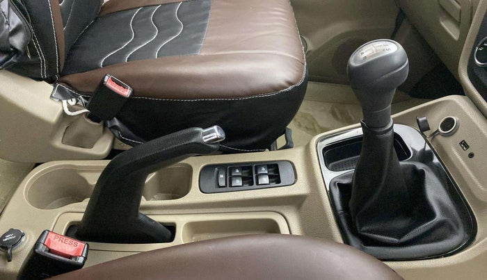 2016 Mahindra TUV300 T8, Diesel, Manual, 78,458 km, Gear Lever