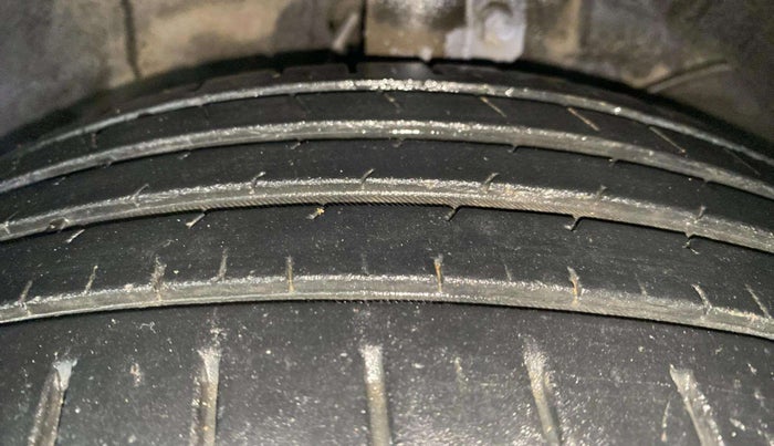 2017 Maruti Baleno ZETA CVT PETROL 1.2, Petrol, Automatic, 34,860 km, Right Front Tyre Tread