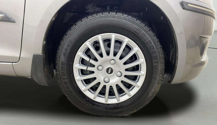 2014 Maruti Swift VXI, Petrol, Manual, 73,094 km, Right Front Wheel