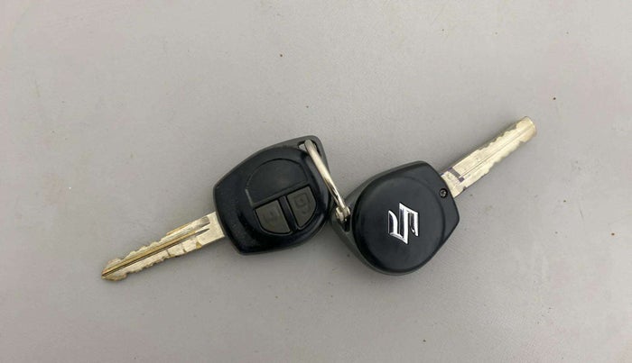 2014 Maruti Swift VXI, Petrol, Manual, 73,094 km, Key Close Up