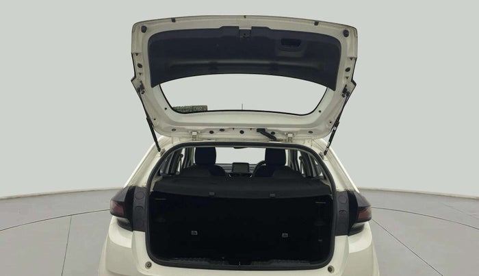 2022 Tata ALTROZ XM PLUS PETROL, Petrol, Manual, 33,844 km, Boot Door Open