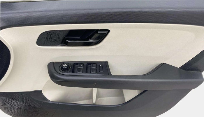 2022 Tata ALTROZ XM PLUS PETROL, Petrol, Manual, 33,844 km, Driver Side Door Panels Control