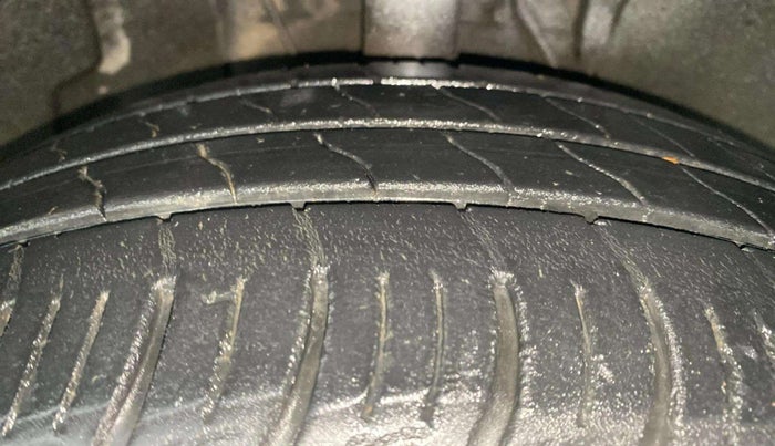 2022 Tata ALTROZ XM PLUS PETROL, Petrol, Manual, 33,844 km, Right Front Tyre Tread