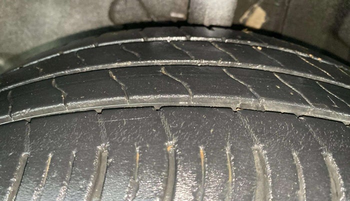 2022 Tata ALTROZ XM PLUS PETROL, Petrol, Manual, 33,844 km, Left Front Tyre Tread