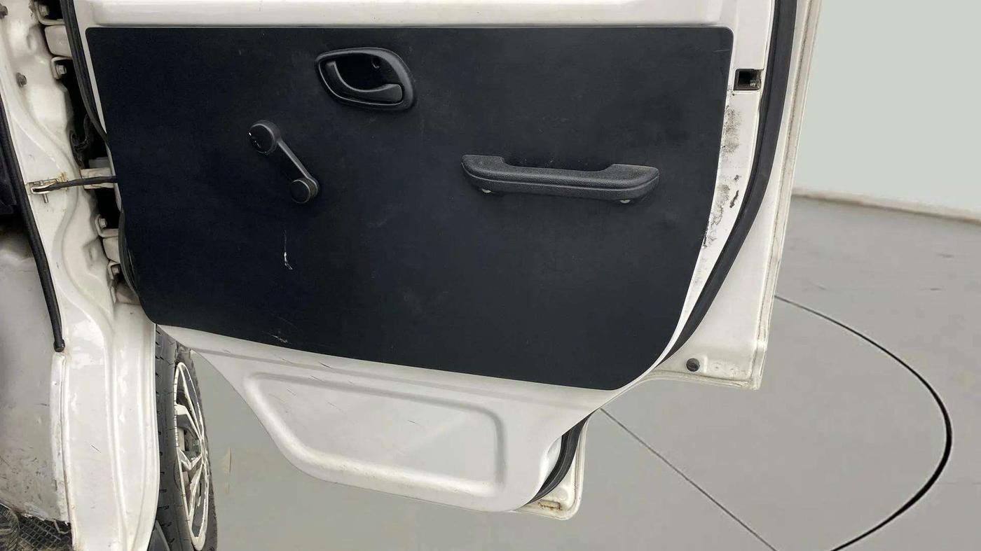 2018 Maruti Eeco 5 STR WITH A/C+HTR, Petrol, Manual, 70,113 km, Driver Side Door Panels Control