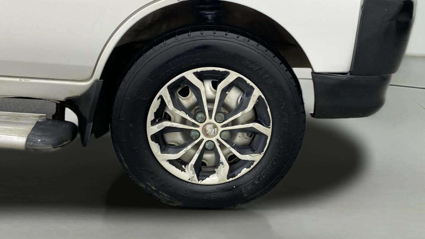 2018 Maruti Eeco 5 STR WITH A/C+HTR, Petrol, Manual, 70,113 km, Right Front Wheel
