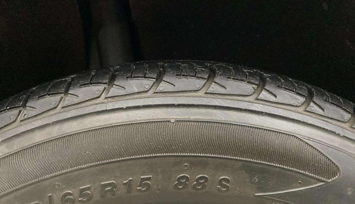 2017 Maruti Baleno DELTA PETROL 1.2, Petrol, Manual, 37,330 km, Right Rear Tyre Tread