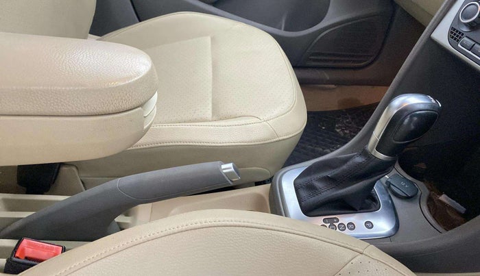 2016 Volkswagen Vento 1.2 TSI HIGHLINE PLUS AT, Petrol, Automatic, 74,809 km, Gear Lever