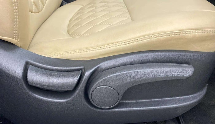 2017 Hyundai Creta SX PLUS 1.6 PETROL, Petrol, Manual, 54,828 km, Driver Side Adjustment Panel