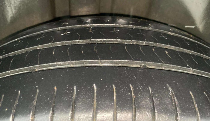 2018 Skoda Rapid AMBITION 1.5 TDI, Diesel, Manual, 1,15,328 km, Right Rear Tyre Tread