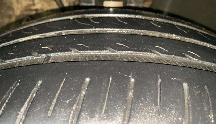 2018 Skoda Rapid AMBITION 1.5 TDI, Diesel, Manual, 1,15,328 km, Right Front Tyre Tread