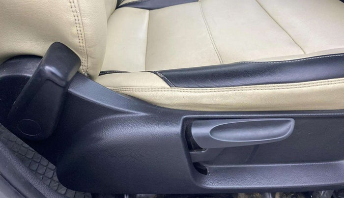 2018 Skoda Rapid AMBITION 1.5 TDI, Diesel, Manual, 1,15,328 km, Driver Side Adjustment Panel