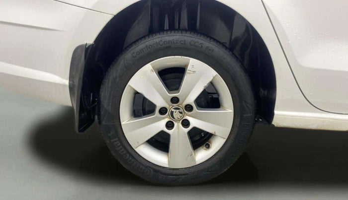 2018 Skoda Rapid AMBITION 1.5 TDI, Diesel, Manual, 1,15,328 km, Right Rear Wheel