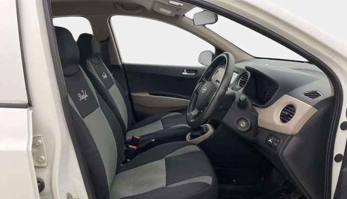 2017 Hyundai Grand i10 SPORTZ 1.2 KAPPA VTVT, CNG, Manual, 66,092 km, Right Side Front Door Cabin