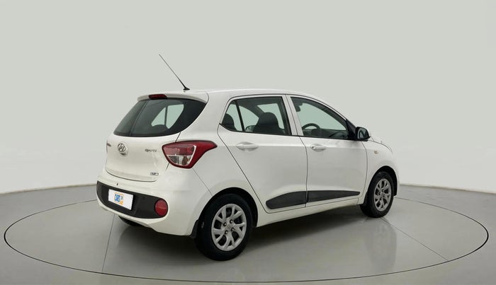 2017 Hyundai Grand i10 SPORTZ 1.2 KAPPA VTVT, CNG, Manual, 66,092 km, Right Back Diagonal
