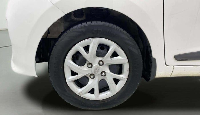 2017 Hyundai Grand i10 SPORTZ 1.2 KAPPA VTVT, CNG, Manual, 66,092 km, Left Front Wheel