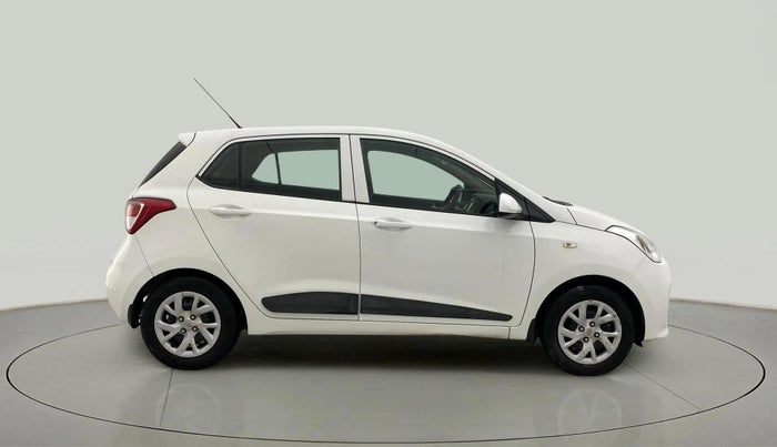 2017 Hyundai Grand i10 SPORTZ 1.2 KAPPA VTVT, CNG, Manual, 66,092 km, Right Side View