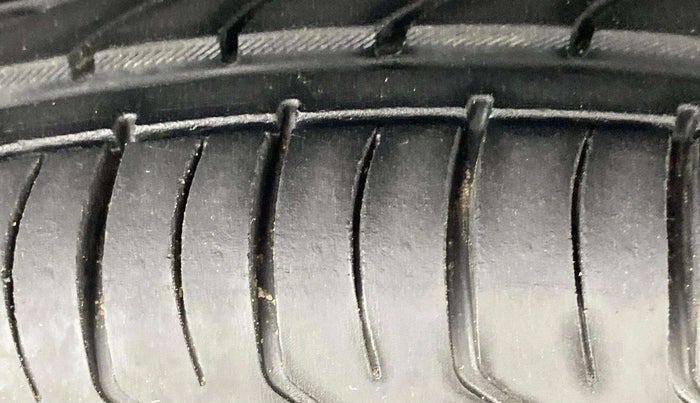 2020 Jeep Compass LONGITUDE PLUS 2.0 DIESEL, Diesel, Manual, 64,694 km, Right Front Tyre Tread