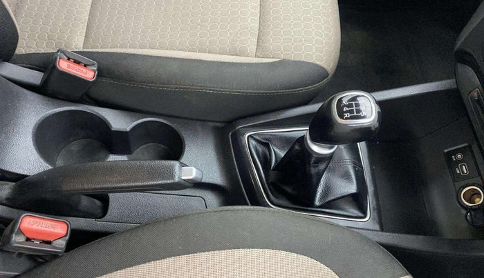 2017 Hyundai Elite i20 ASTA 1.2 (O), Petrol, Manual, 45,286 km, Gear Lever