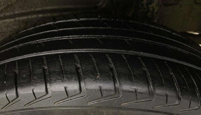 2020 Maruti New Wagon-R LXI CNG (O) 1.0, CNG, Manual, 65,595 km, Left Rear Tyre Tread