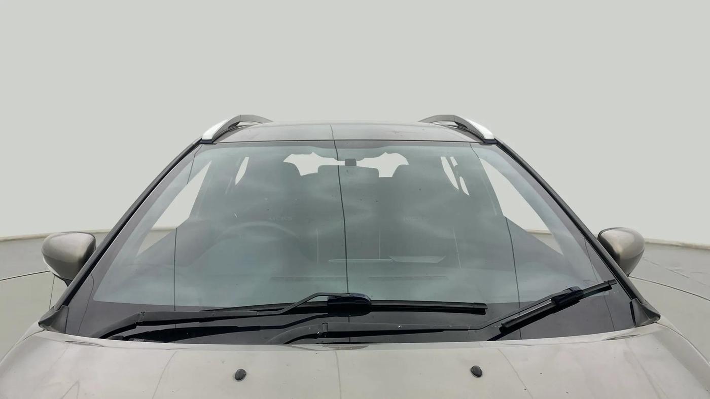 2019 Nissan Kicks XV DIESEL, Diesel, Manual, 46,633 km, Front Windshield