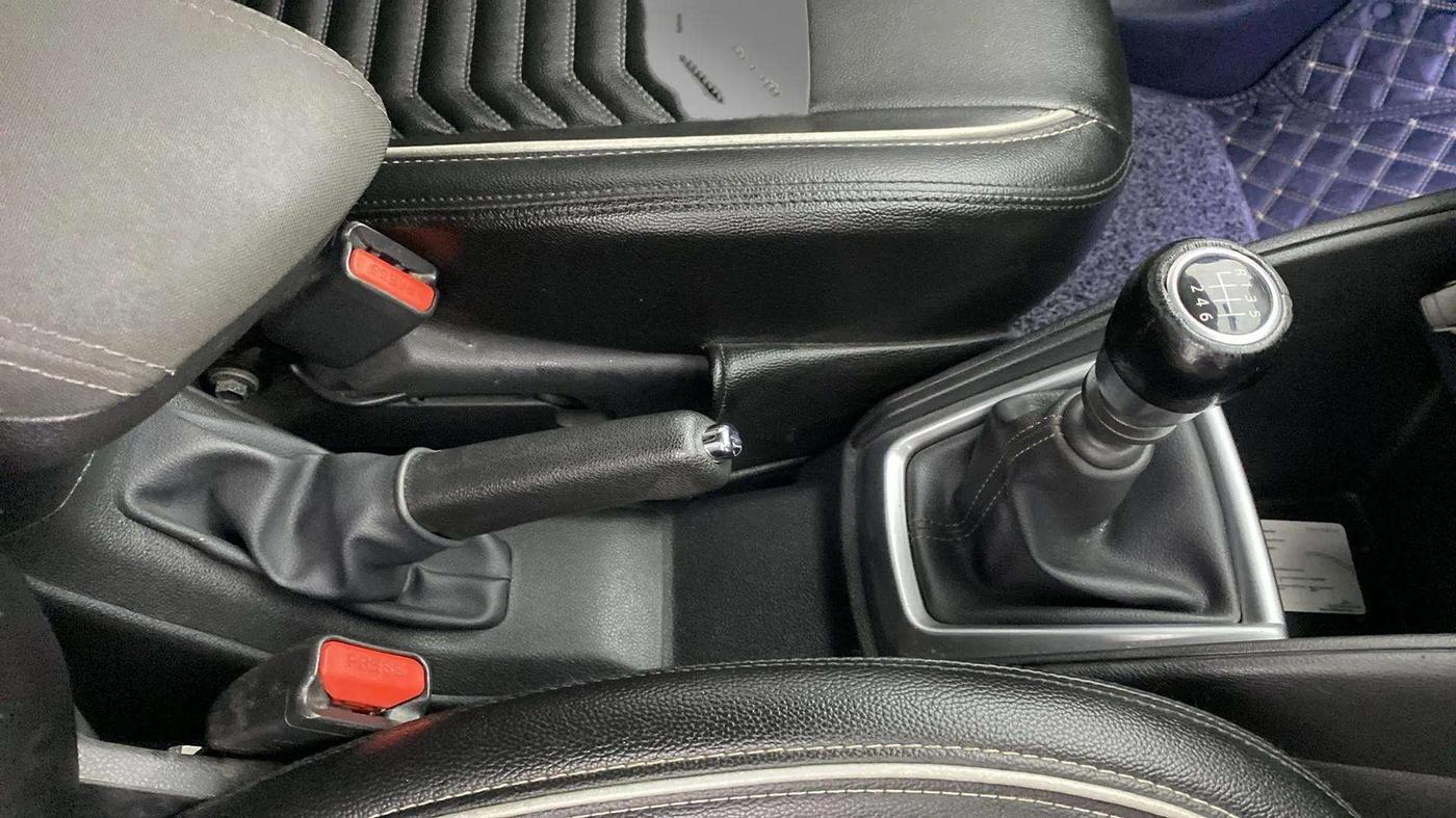 2019 Nissan Kicks XV DIESEL, Diesel, Manual, 46,633 km, Gear Lever