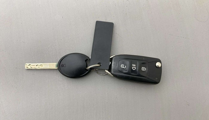 2021 Tata Tiago XZA PLUS DUAL TONE PETROL, Petrol, Automatic, 57,454 km, Key Close Up