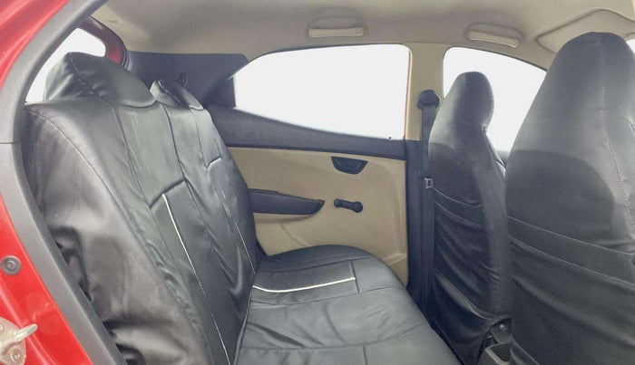2015 Hyundai Eon MAGNA +, Petrol, Manual, 79,067 km, Right Side Rear Door Cabin