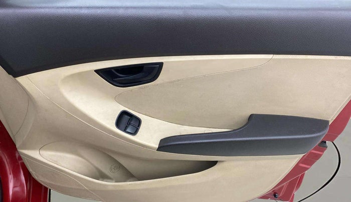 2015 Hyundai Eon MAGNA +, Petrol, Manual, 79,067 km, Driver Side Door Panels Control