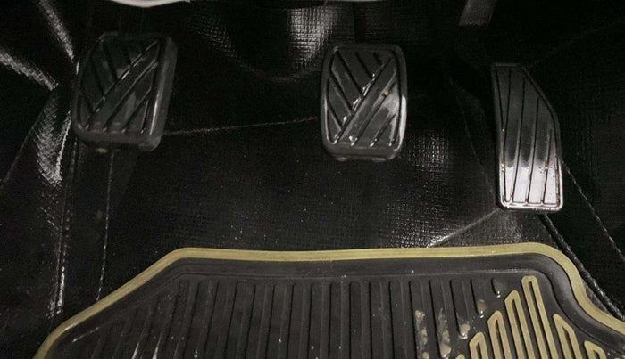 2018 Maruti Celerio VXI (O), Petrol, Manual, 24,615 km, Pedals