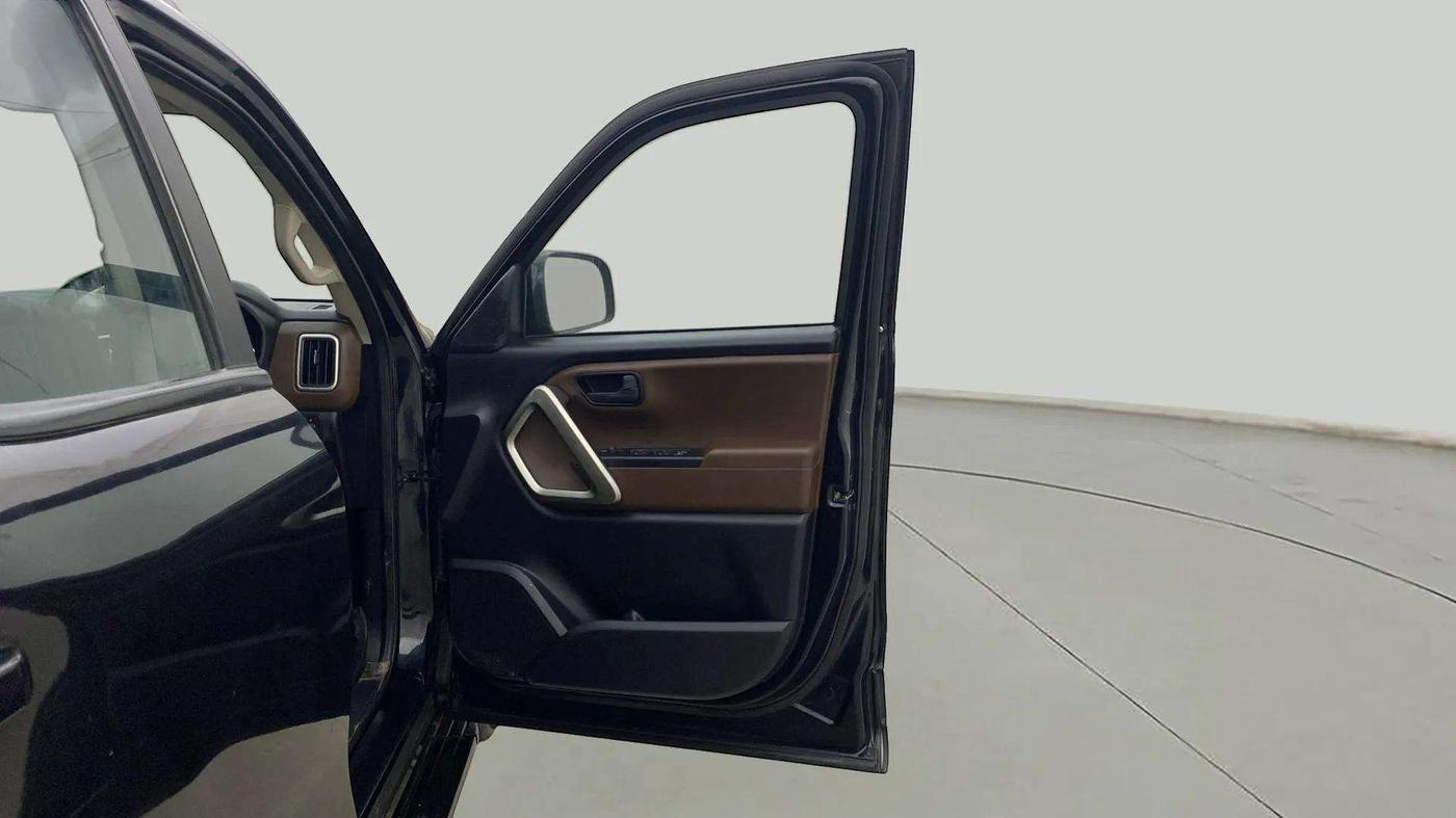 2023 Mahindra SCORPIO-N Z6 DIESEL MT 2WD 7 STR, Diesel, Manual, 50,282 km, RHS Front Door