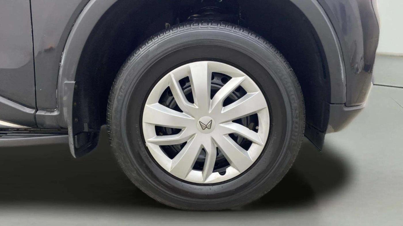 2023 Mahindra SCORPIO-N Z6 DIESEL MT 2WD 7 STR, Diesel, Manual, 50,282 km, Right Front Wheel