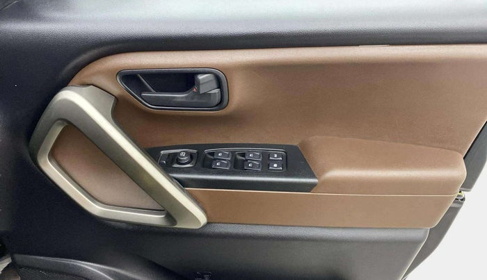 2023 Mahindra SCORPIO-N Z6 DIESEL MT 2WD 7 STR, Diesel, Manual, 49,440 km, Driver Side Door Panels Control