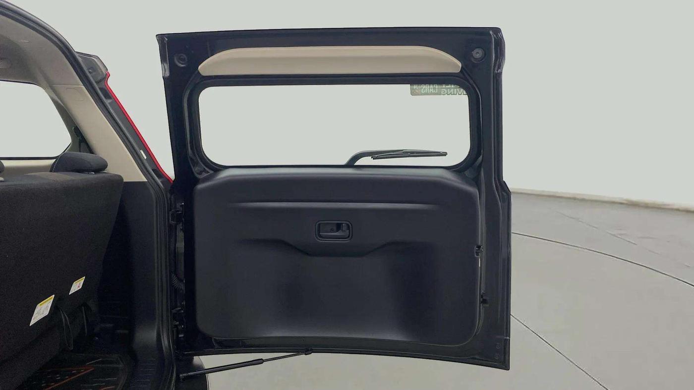 2023 Mahindra SCORPIO-N Z6 DIESEL MT 2WD 7 STR, Diesel, Manual, 50,282 km, Boot Door Open