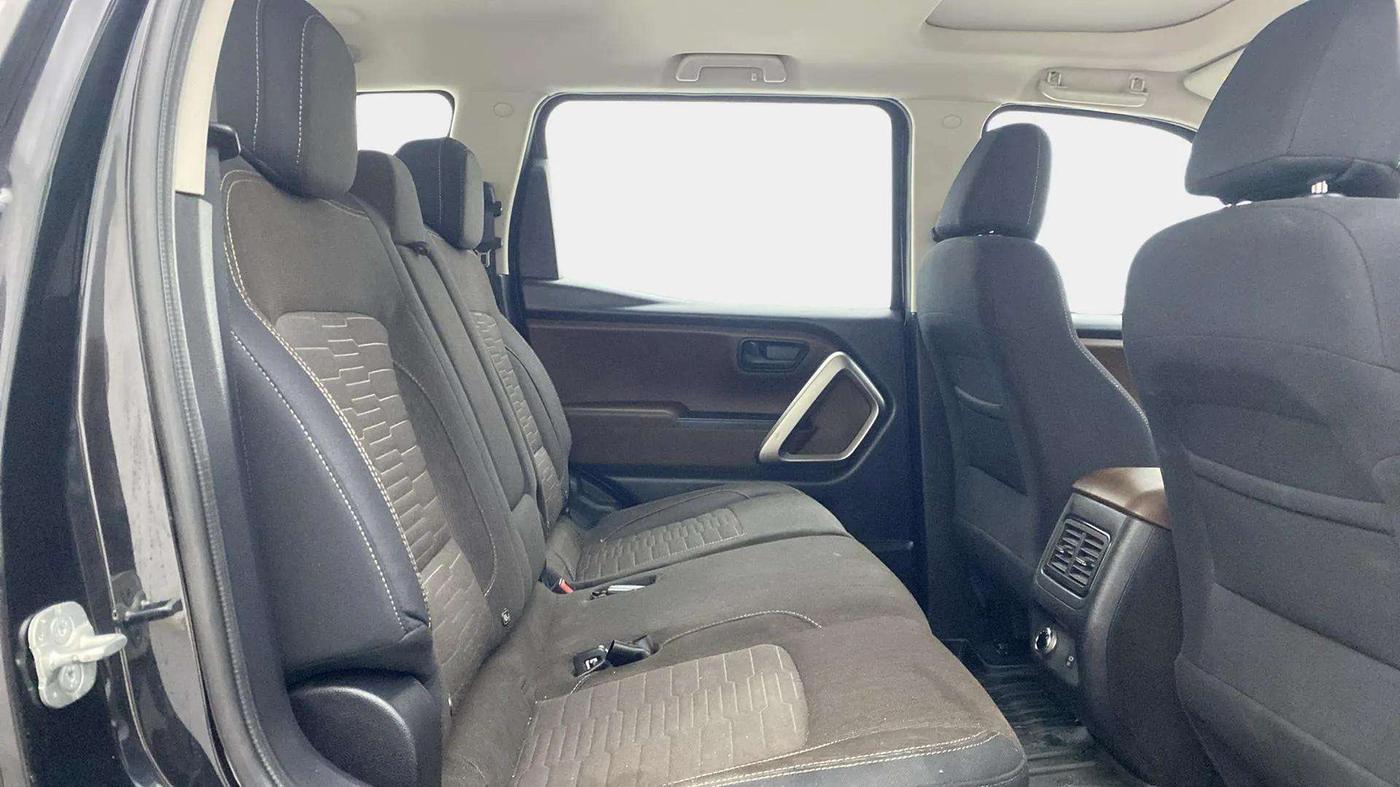 2023 Mahindra SCORPIO-N Z6 DIESEL MT 2WD 7 STR, Diesel, Manual, 50,282 km, Right Side Rear Door Cabin