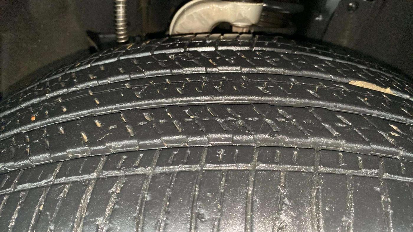 2023 Mahindra SCORPIO-N Z6 DIESEL MT 2WD 7 STR, Diesel, Manual, 50,282 km, Right Front Tyre Tread