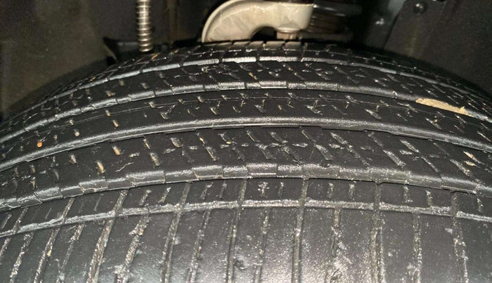 2023 Mahindra SCORPIO-N Z6 DIESEL MT 2WD 7 STR, Diesel, Manual, 49,440 km, Right Front Tyre Tread