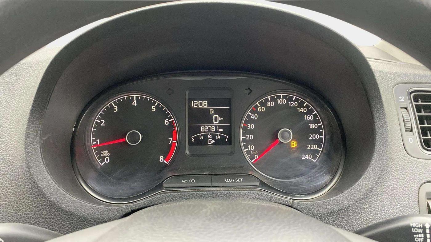 2015 Volkswagen Polo COMFORTLINE 1.2L, Petrol, Manual, 82,885 km, Odometer Image