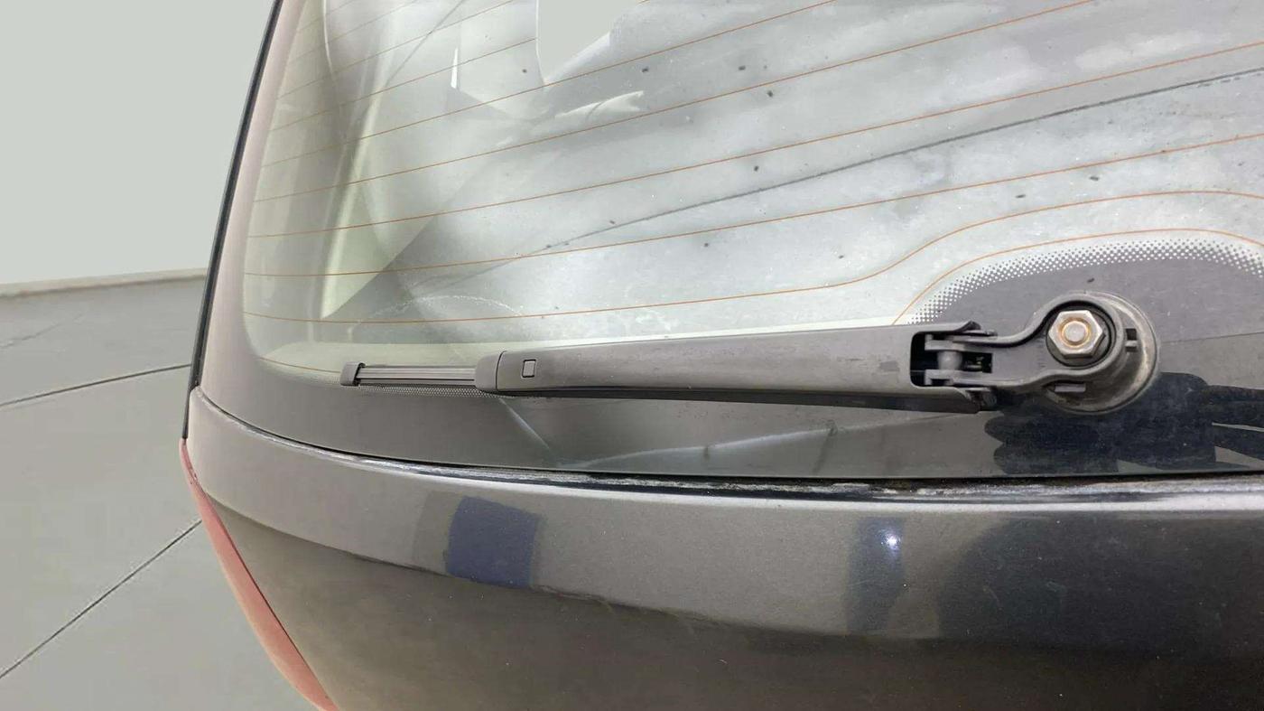 2015 Volkswagen Polo COMFORTLINE 1.2L, Petrol, Manual, 82,885 km, Rear Wiper